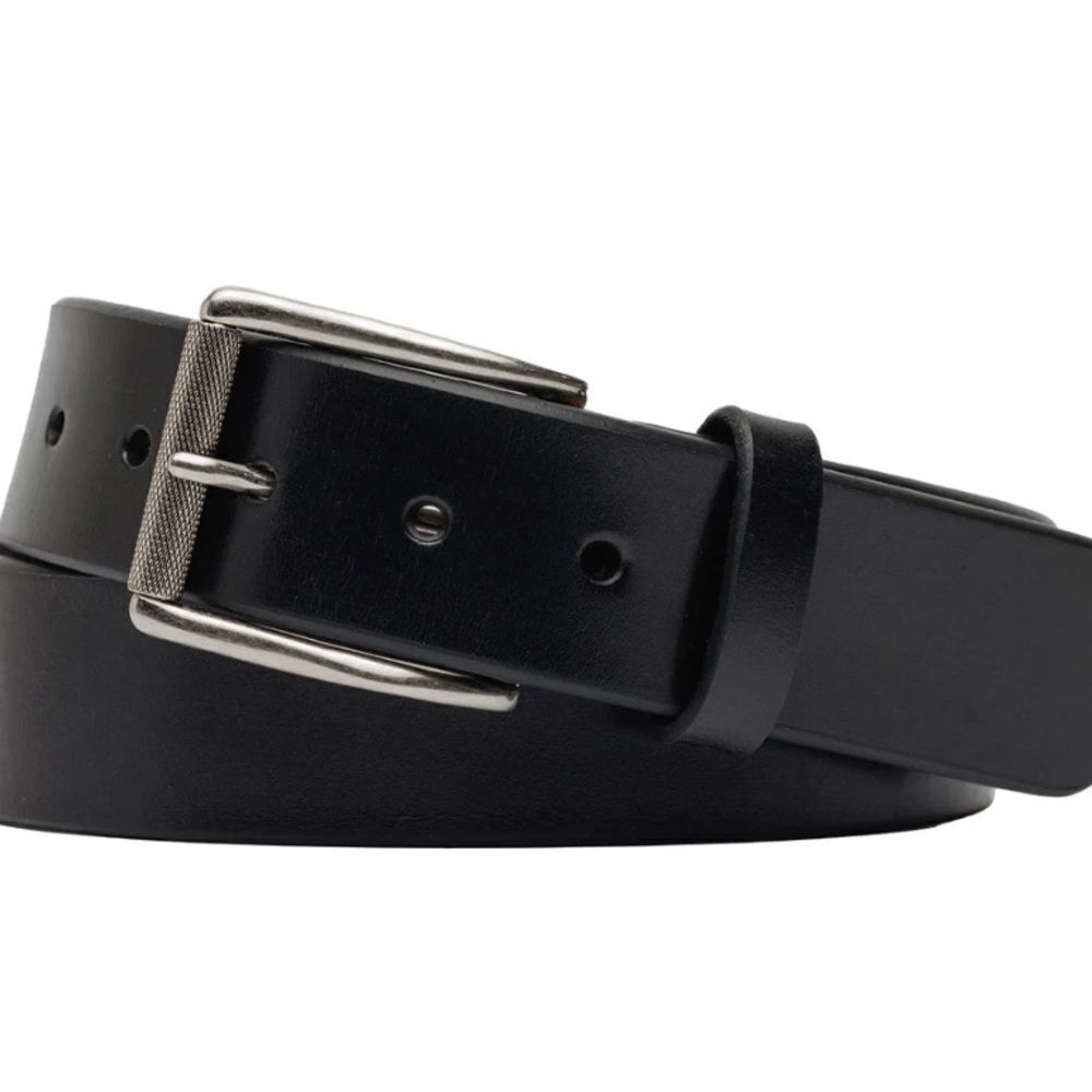 W. Kleinberg Black Leather Belt with Timeless Elegance